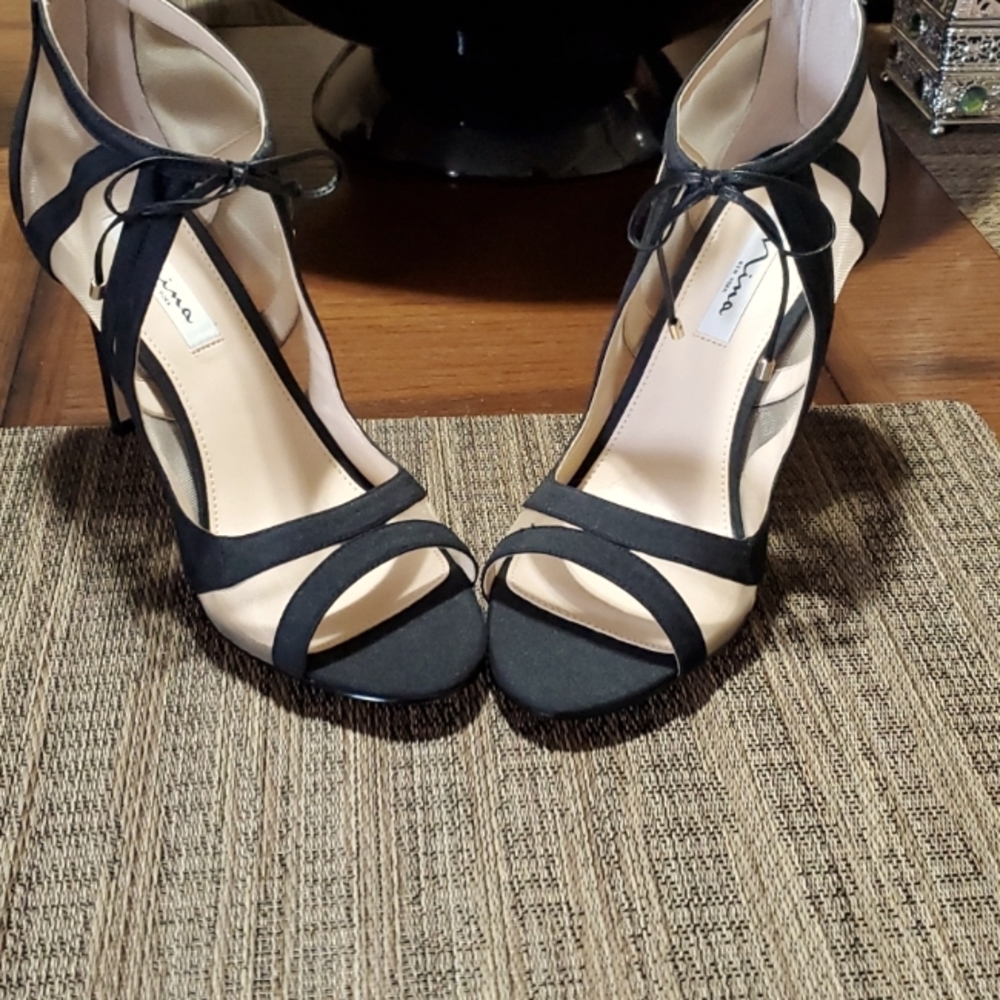 Black Nina 3 inch heels. Gorgeous